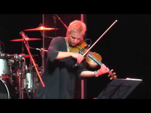 Видео: Сурганова и Оркестр - Ты пламя. Игра в классики. 05.12.2014.