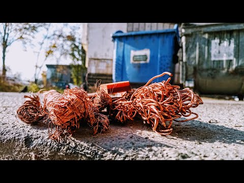 Видео: Где искать медь . Поиск по мусорным бакам