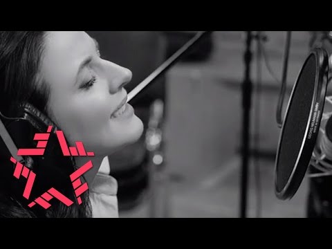 Видео: Наталия Власова - Я у твоих ног (Piano Version)