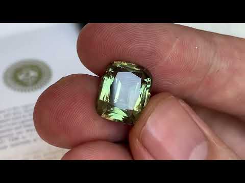 Видео: Александрит из Бразилии