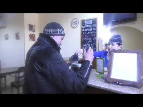 Видео: Бездомный блогер из Новосибирской области учит людей выживать