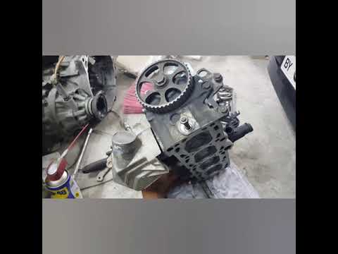 Видео: замена прокладки ГБЦ гольф 3/пассат б3 1,8 моно RP .golf mk3. Volkswagen.