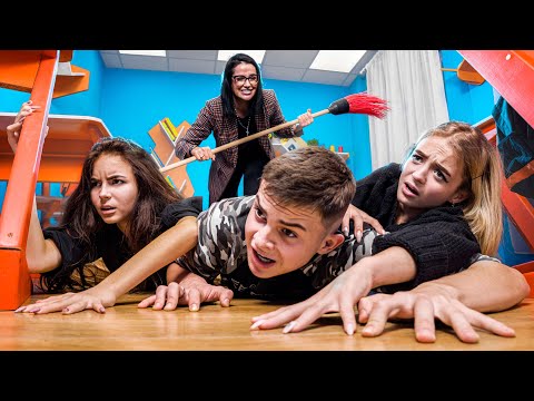 Видео: РАЗОЗЛИЛИ УЧИЛКУ НАСТОЛЬКО, ЧТО...