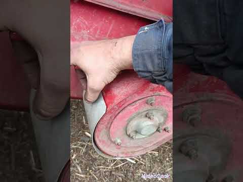 Видео: Продам комбайн Massey  Ferguson 206