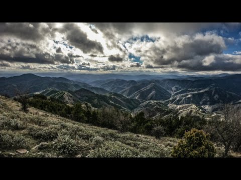 Видео: Връх Чиляка 1453 м и водопада край Безводно Chilyaka peak 1453 m & Bezvodno waterfall