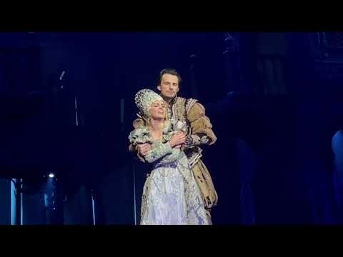 Видео: Мюзикл «КУРТИЗАНКА» 29.11.2023. 19:00 - «КАК ЖИТЬ, НЕ ЛЮБЯ» (Наталия Быстрова, Павел Иванов)