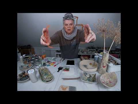 Видео: Монопечать на глине. Часть 1. Подготовка; Цветные шликеры/глиняная пастель/трафареты (видео/урок ...