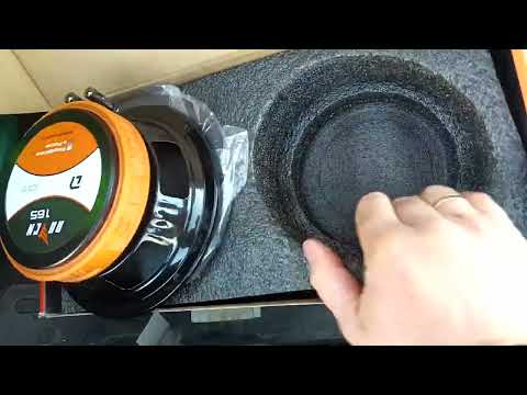 Видео: Замена штатных динамиков в Nissan Sunny в передних дверях на DL Audio Raven 165