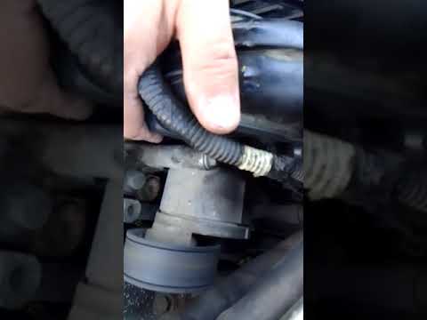 Видео: плавают холостые обороты, газует при остановке, ford c-max 2007 1.8 duratech