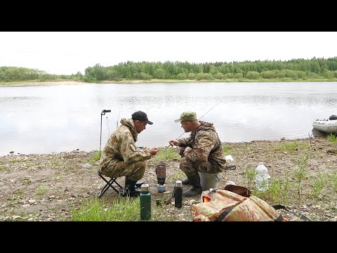 Видео: РЫБАЛКА С ПИЖМОЙ НА ДЕНЬ РЫБАКА. ГОТОВИМ ЕДУ, ТЕСТИМ ЛОДКУ И МОТОР.