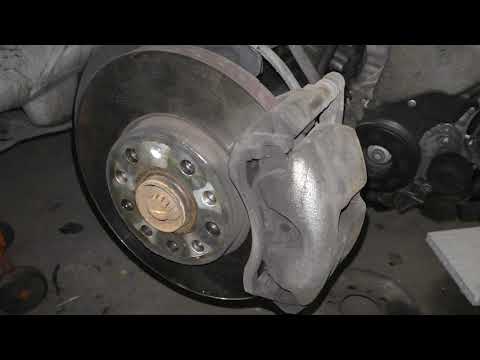 Видео: Замена тормозных дисков Skoda Octavia MK3-MK4 (2013-2022)