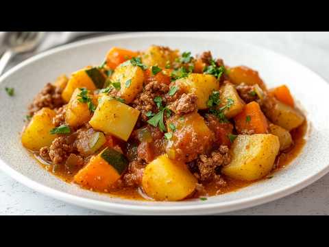 Видео: Я никогда не ел такого вкусного фарша с картошкой в соусе! Очень просто и вкусно!