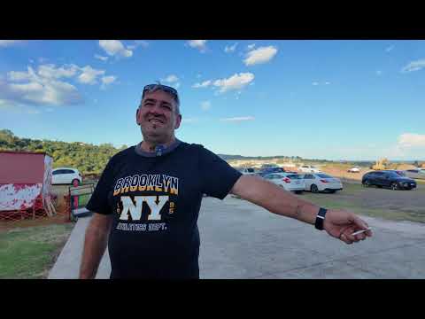 Видео: Жена ми ја запознав на сред село во Австралија