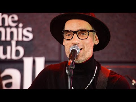 Видео: Василий Уриевский и гр. «Комиксы». Концерт в ТК «Галерея»