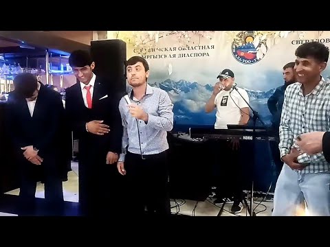 Видео: БАРАНДА МАРДУМА КУШТ АЙ ХАНДАРА ДАР ШАХРИ ЕКАТЕРИНБУРГ 😂😂😂😂😂😂😂😂😂