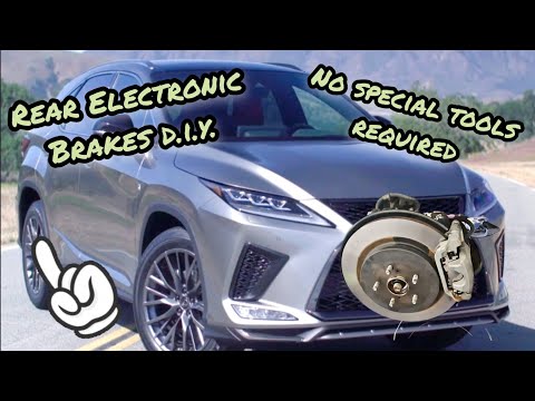 Видео: Замена задних тормозных колодок: электронный стояночный тормоз Lexus RX350 2015–2022 гг. Специаль...