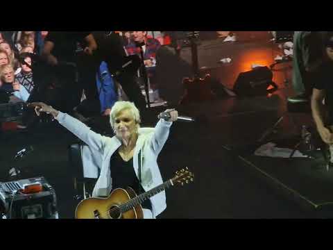 Видео: Диана Арбенина и ночные снайперы  (Екатеринбург, ДИВС 22.10.22) - ты дарила мне розы