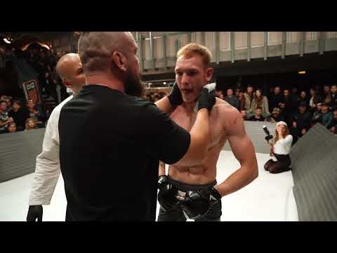 Видео: Третий бой турнира уличных боёв сентября в Хабаровске. Сиродиджинов против Дугина! 