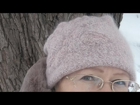 Видео: Новая шапка из старого свитера. Быстро и просто.