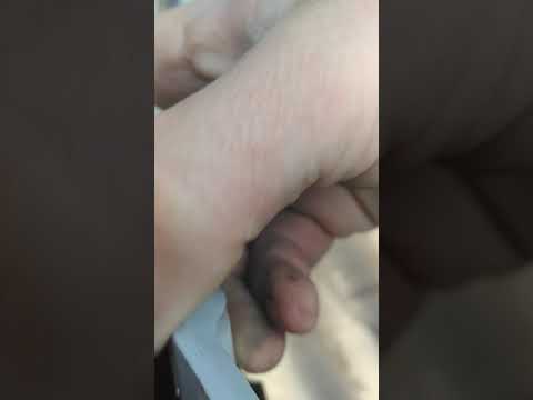 Видео: KIA Sportege 3 . Ремонт замка двери .