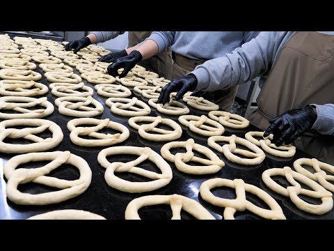 Видео: Самый мягкий хлеб? Приготовление разнообразных кренделей со сливочным сыром - Корейская уличная еда