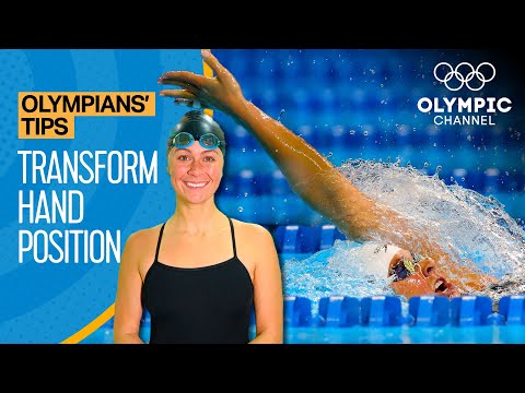 Видео: Плавание: Как правильно держать руки при плавании на спине | Olympians' Tips