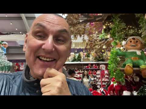 Видео: Рождество в садовом центре Longacres, Бракнелл, Беркшир.