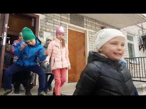 Видео: Песня на выпускной в садик