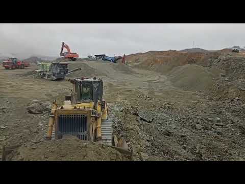 Видео: бульдозер komatsu d355 в работе. сегодня делаю площадка под дробилку...