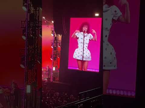 Видео: Юлия Дмитриевна Зиверт(ZIVERT) — «Гудбай» 🇷🇺 21.10.2025 в арене Кишинёва(CHISINAU), в Молдове(MD)🇲🇩.