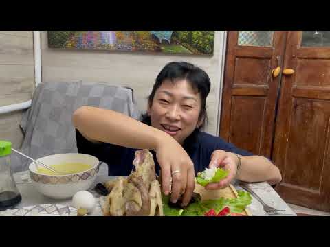 Видео: Каких мукбангеров..Я смотрю 🇰🇿❤️😋 #мукбанг #курицанесушка #бульон #едаонлайн #аленаМукбангАлматы 
