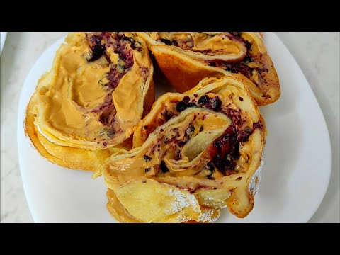 Видео: Блинчик, запеченный в духовке, со сливками и черникой. Вкусный и легкий десерт!