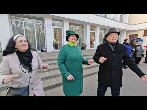 Видео: 16.03.24г..."Не надо, Не надо"... гр. Курнуц... звучит на танцполе в Гомельском парке...