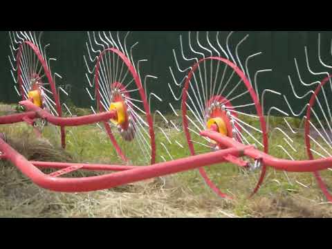 Видео: Заготовка сена для коровок в полном разгаре. Наши будни.