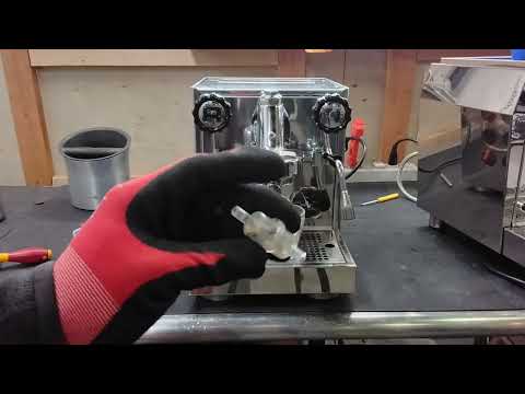 Видео: Испытание ракетного оборудования — манометр и фильтр [7534]