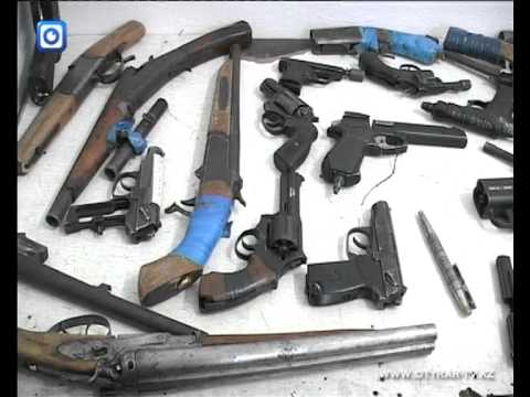 Видео: Полиция не скупясь покупает оружие у граждан