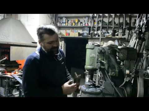 Видео: КОВКА ПОРУЧНЯ