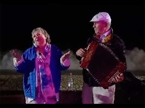 Видео: "Досада» у моря". Любовь Погонина и Вячеслав Лунёв.