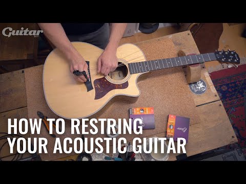 Видео: Как правильно перетянуть струны на акустической гитаре | Guitar.com DIY
