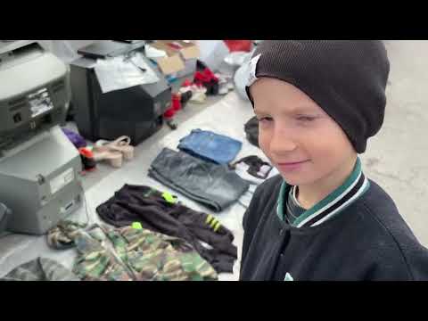 Видео: Сходил на новый блошиный рынок, продал коллекцию из детства