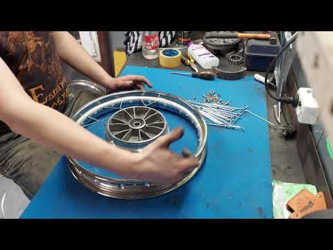 Видео: Ява колёса Сборка центровка