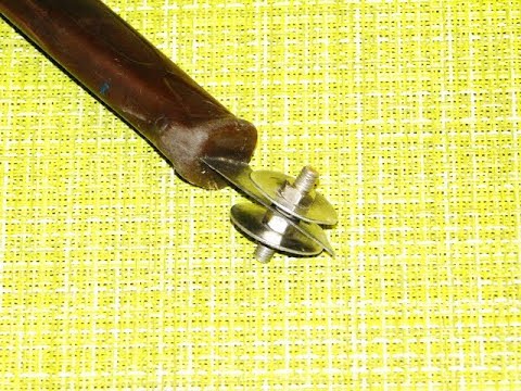 Видео: Крутая самоделка/Простейшее приспособление для снятия изоляции с кабелей и проводов!