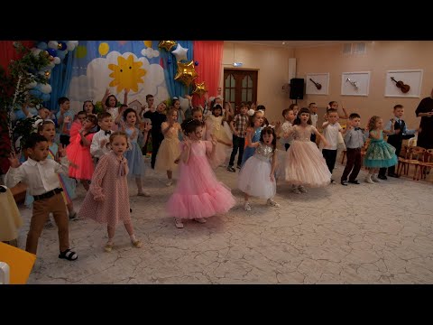 Видео: Выпускной мюзикл в детском саду № 160