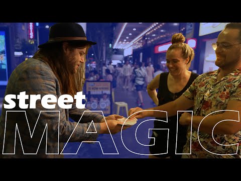 Видео: Я показал людям уличную магию, и им понравилось! — День 49