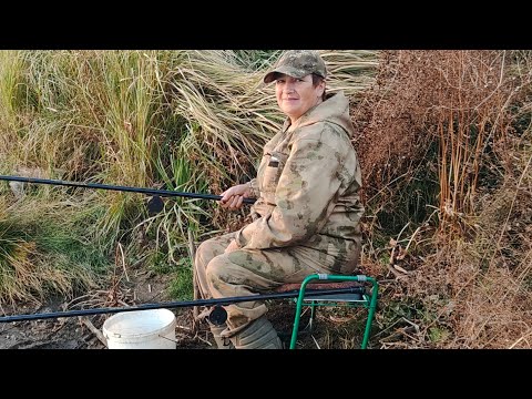 Видео: На рыбалку в море🐬//сплошной позитив // Лариса двумя удочками не успевает🤣//