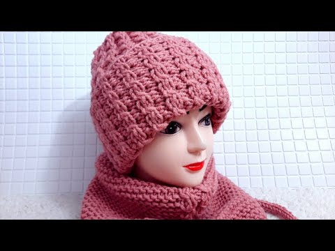 Видео: Теплая шапка спицами с высоким отворотом и двусторонним узором. Как связать шапку.  МК