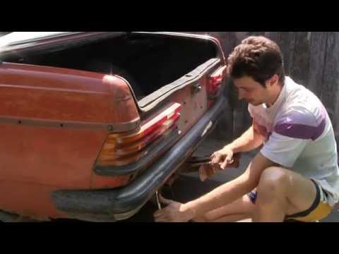 Видео: Восстанавливаем Mercedes w123 230E видео 4, снимаем задний бампер, фары Car Tuning Mercedes 123