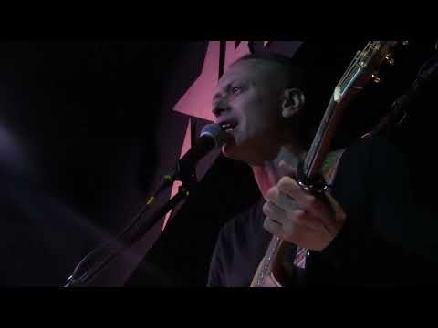 Видео: Михаил Елизаров - За окном горит фонарь, Севастополь , Арт Бар Артерия (1.10.2022)