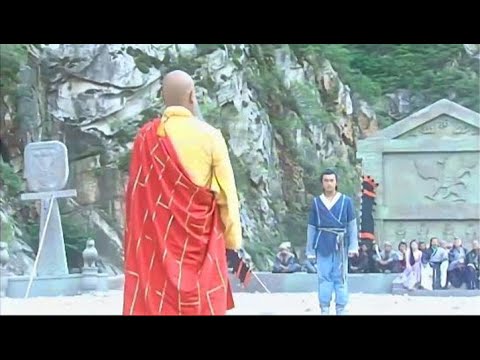 Видео: Узнав, что парень, победивший их всех и спасший его, был его внуком, король орлов был потрясен.