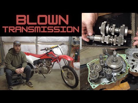 Видео: Honda CRF 150 2004 года выпуска. Потеряна 3-я передача! (Полная разборка двигателя)